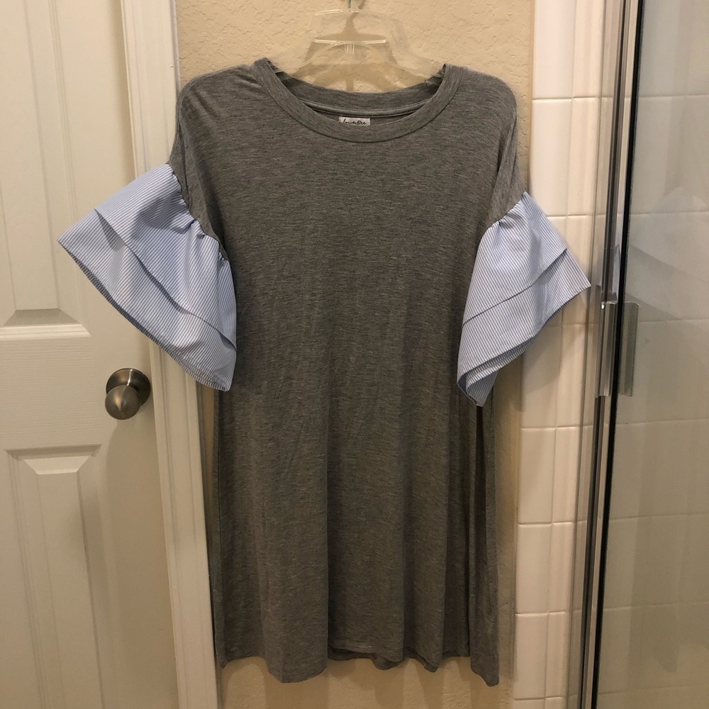 NWOT Frill-sleeved T-shirt dress